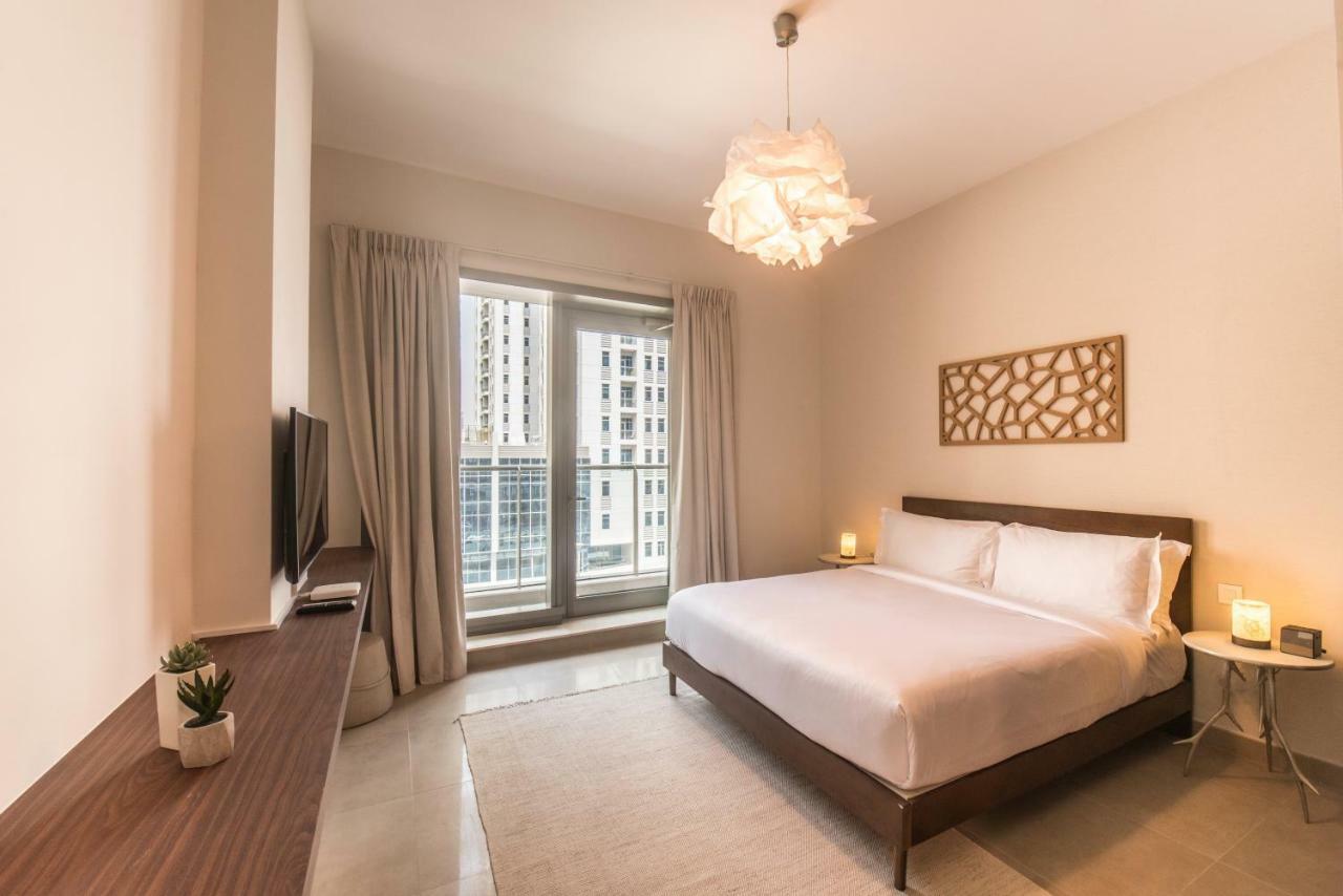 Fantastay Sparkle Tower Luxury 1 Br Dubai Exterior photo